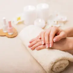 Manicure spa: co to jest i czym różni się od zwykłego zabiegu?