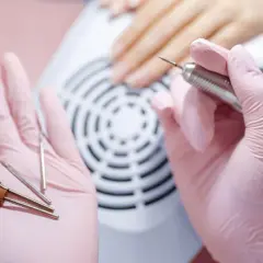 Jakie cechy powinna mieć frezarka do domowego manicure, aby była idealna?