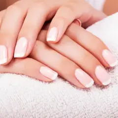 Jak malować paznokcie francuski manicure: 7 prostych kroków
