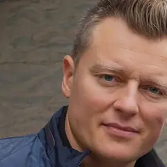 Ile lat ma Rafał Brzozowski? Zaskakujący wiek piosenkarza