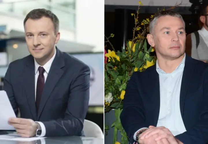 Dwóch mężczyzn, byli dziennikarze TVN, w eleganckich strojach. Jeden w garniturze z dokumentami, drugi w marynarce, na tle kwiatów.