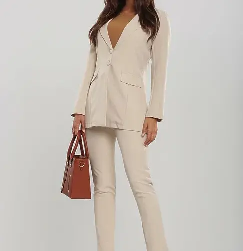 Jak się ubrać na chrzest jako matka: 10 porad na elegancki look