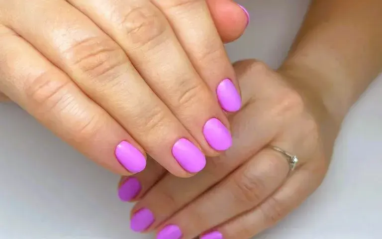 8 skutecznych sposobów, by hybryda nie odpadała - trwały manicure