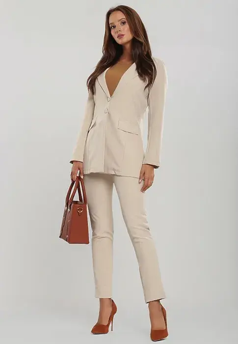 Jak się ubrać na chrzest jako matka: 10 porad na elegancki look