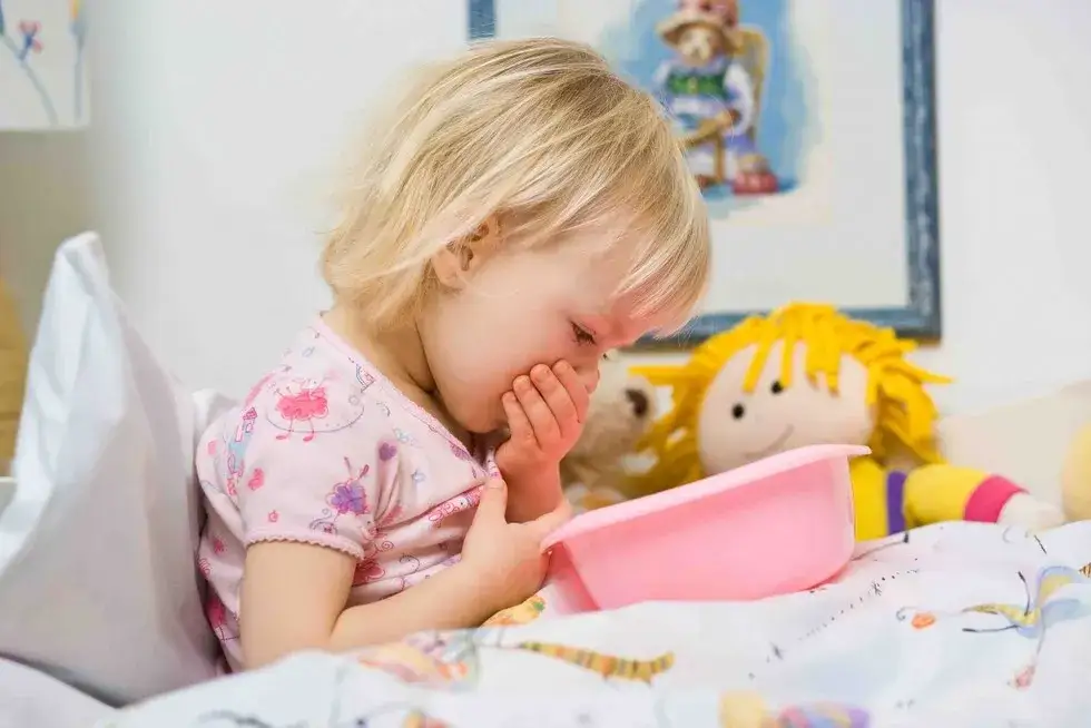 Zdjęcie Wymioty u rocznego dziecka: skuteczne sposoby łagodzenia