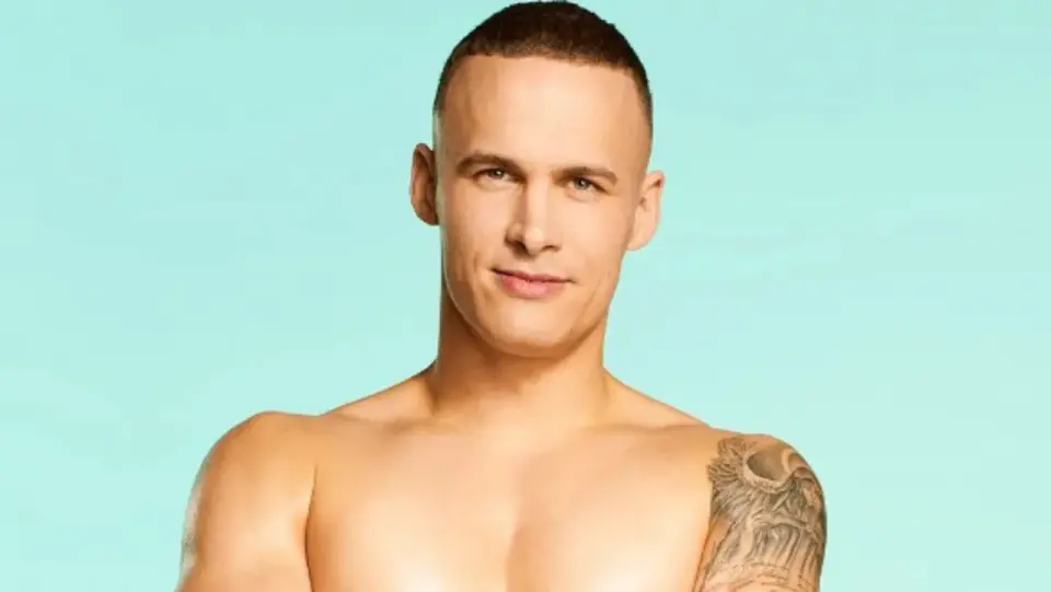 Ile lat ma Mateusz Świerczyński - kariera, Love Island i Gilon